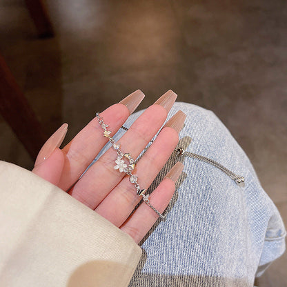 Women's Light Luxury Minority Style Flower Advanced Bracelets