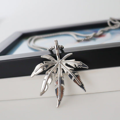 Women's & Men's Maple Leaf-shaped Accessories Street And Hip Necklaces