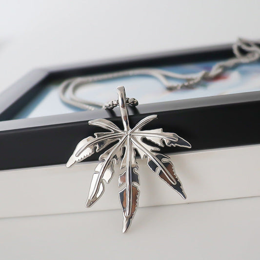 Women's & Men's Maple Leaf-shaped Accessories Street And Hip Necklaces