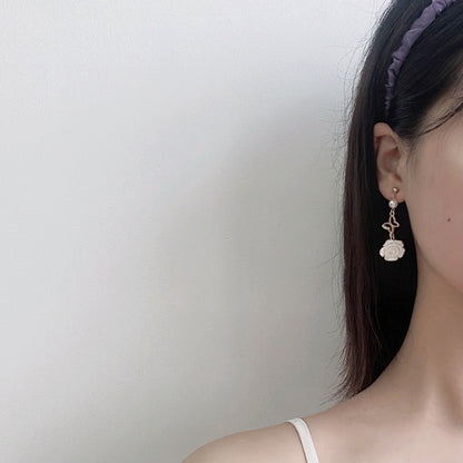 Elegant Retro Niche Gentle Asymmetric Butterfly Earrings