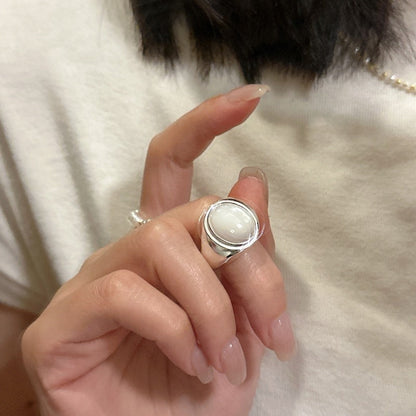 White Mother Shell Design Simple Textured Fashion Moonlight Rings