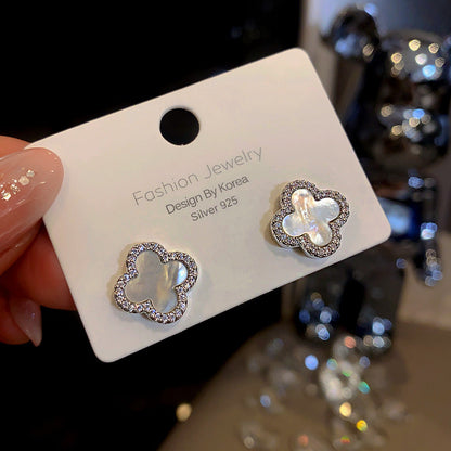 Women's Natural Shell Sier Gray Colored Light Earrings