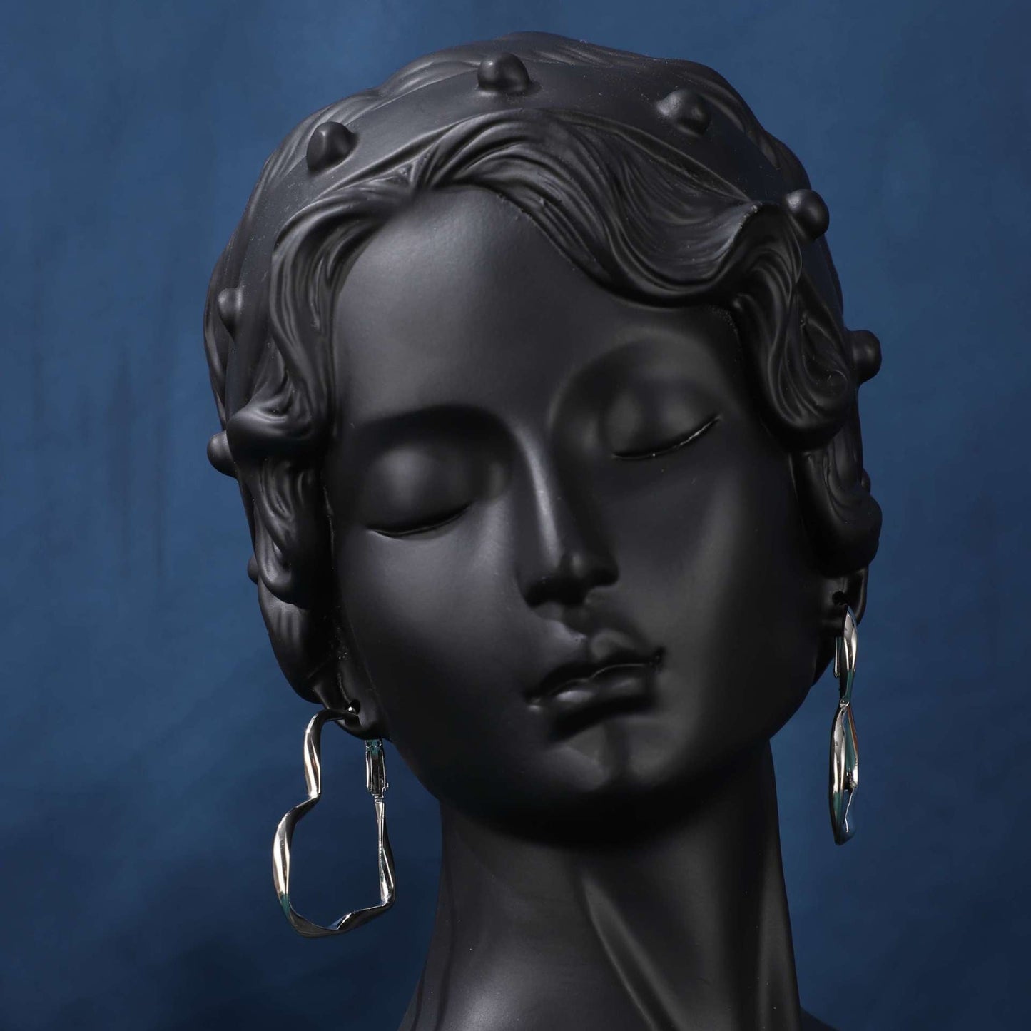 Twisted Love Heart Design Sense Simple Earrings