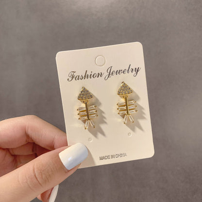Female Simple Graceful Metal Quality Street Earrings