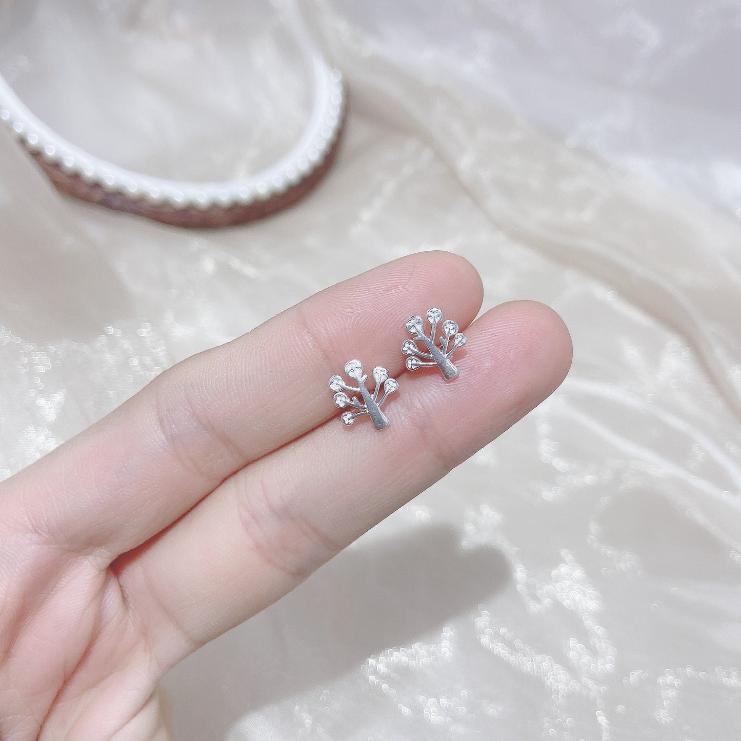 Sier Female Simple And Compact Delicate Earrings