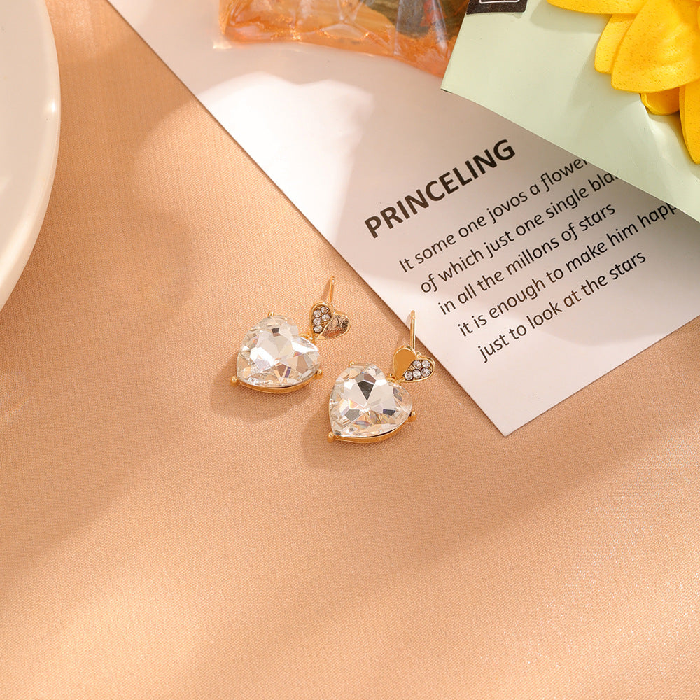 Women's Elegant Pearl High Sense Love Heart Earrings