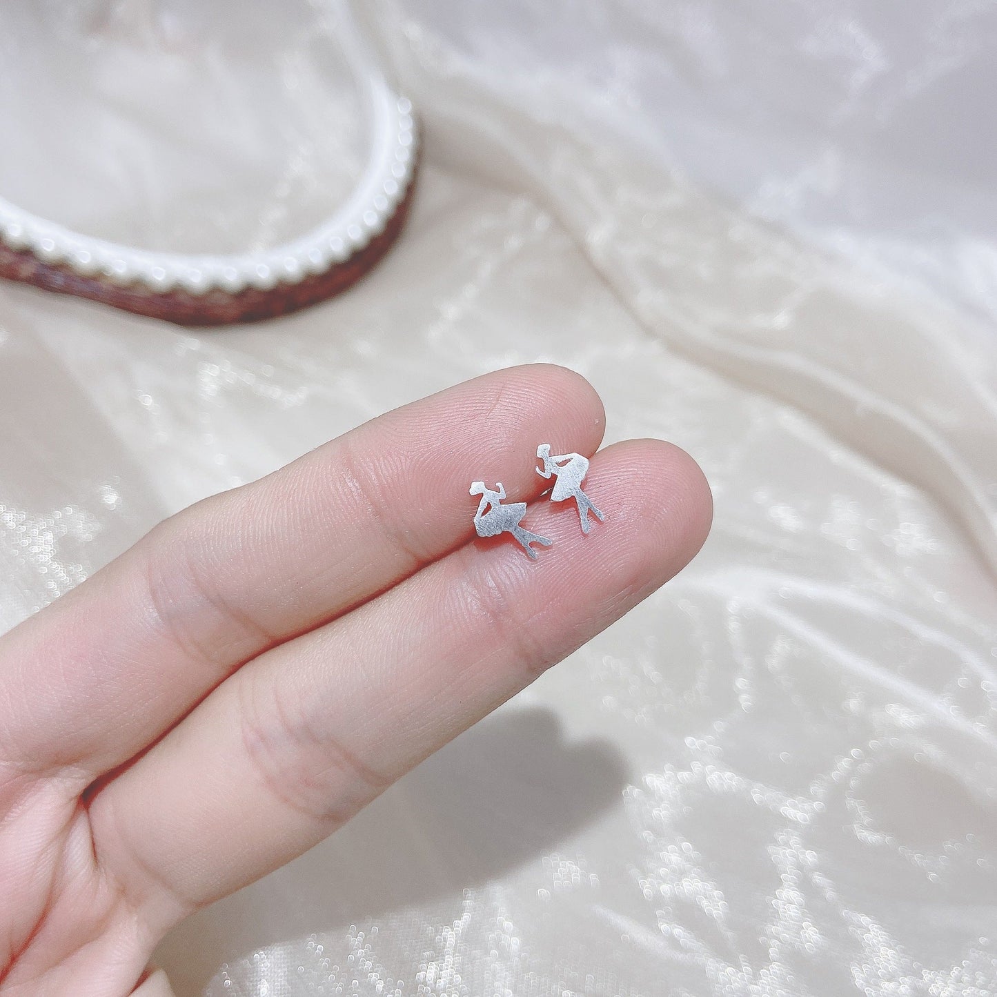 Sier Female Simple And Compact Delicate Earrings