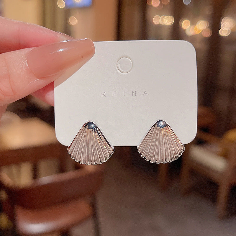 Women's Elegant Pearl High Sense Love Heart Earrings