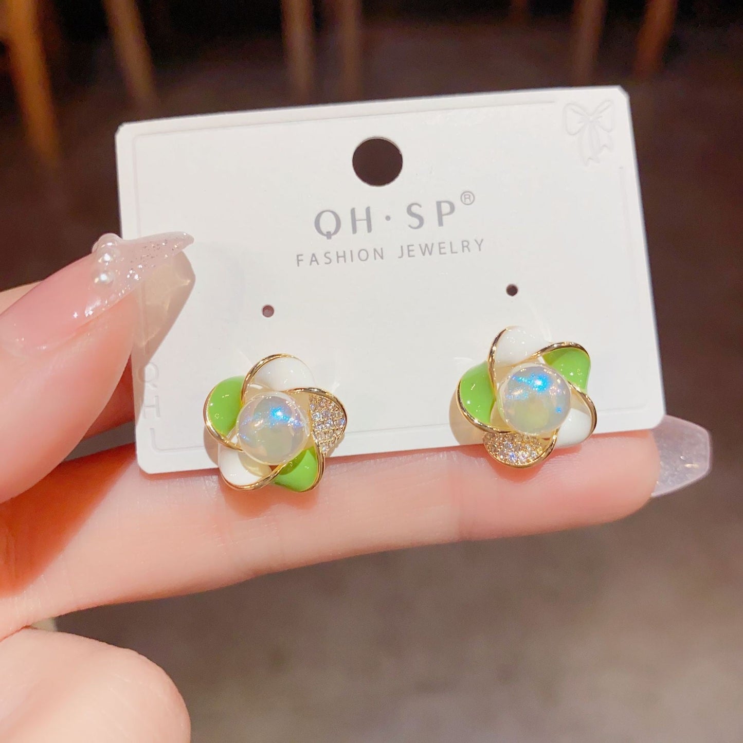 Affordable Luxury Fashion Temperament Ear Clip Earrings