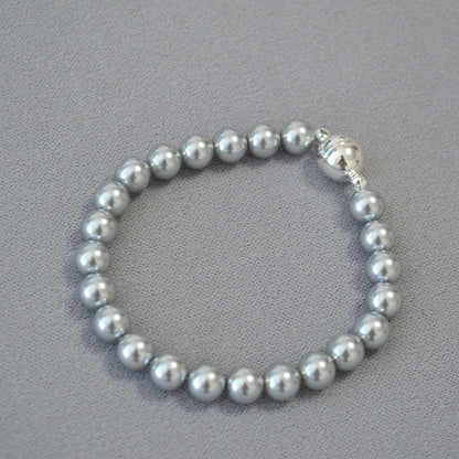 Women's Circle Highlight Imitation Pearl Magnetic Buckle Sweater Necklaces