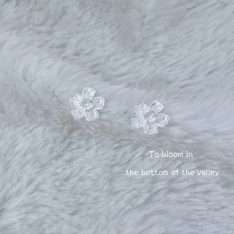 Cherry Blossoms Diamond Fresh Sweet Ear Simple Temperamental Cold Earrings