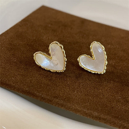 Design High Sense White Shell Love Earrings