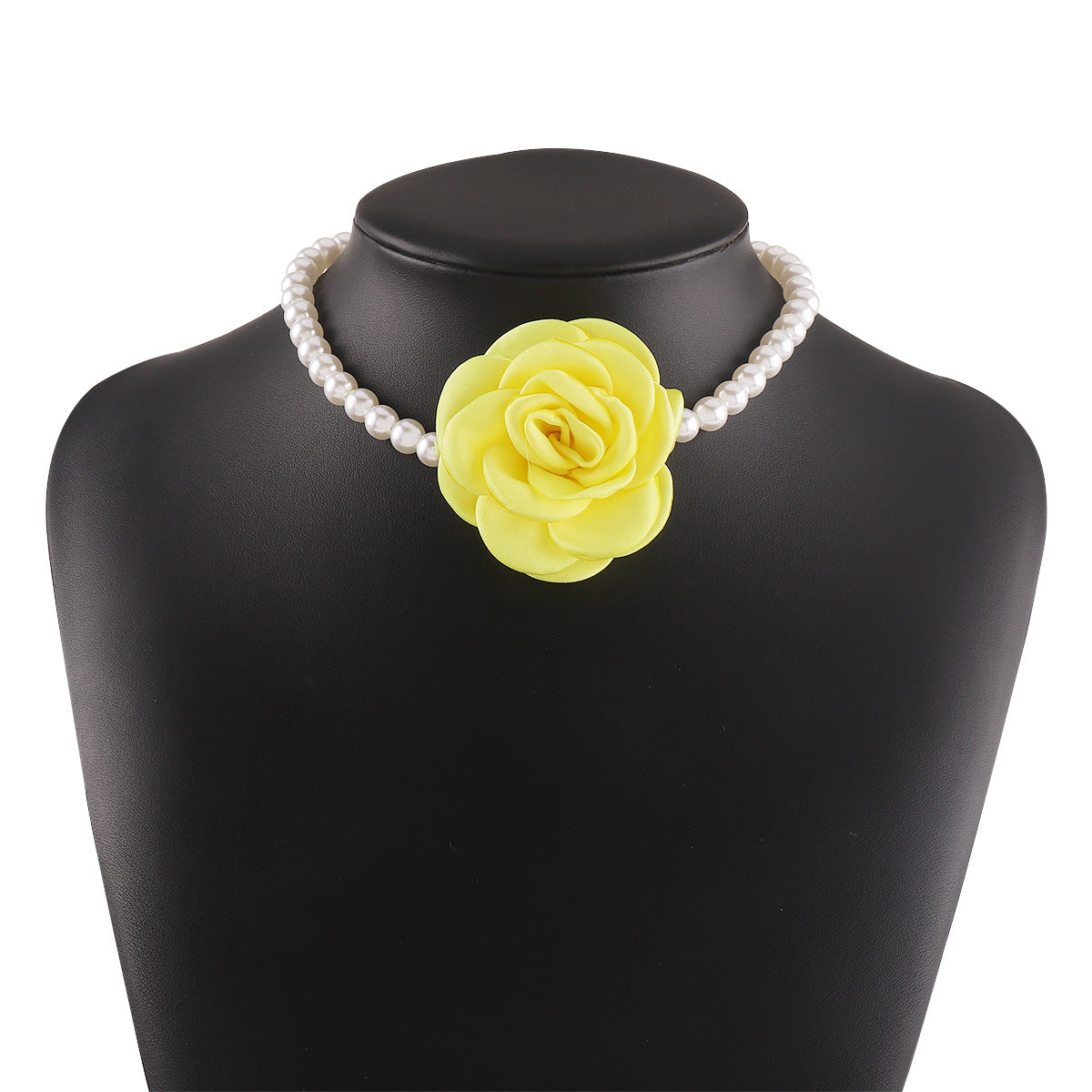 Women's French Elegant Camellia Pearl Fashion Retro Necklaces