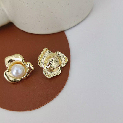 Women's Needle French Style Retro Debutante Camellia Earrings