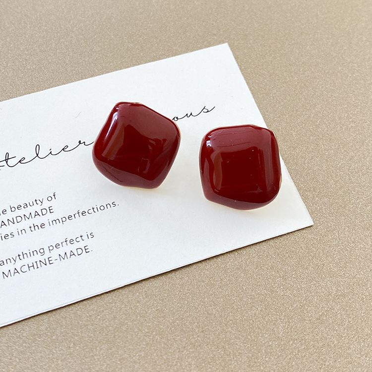 Women's Red Square Sweet Elegance High-grade Western Earrings