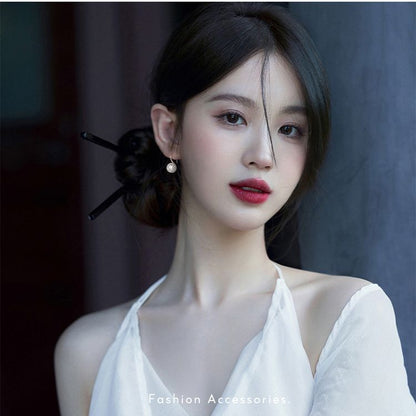 Women's Ear Mild Luxury Retro Elegant Personality Fashion French High Earrings