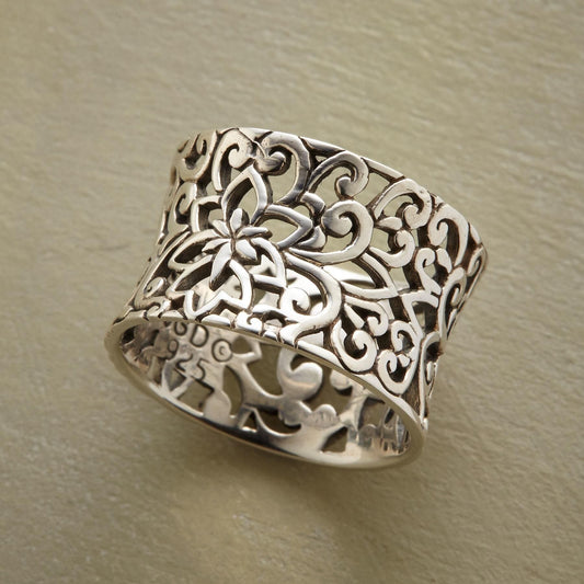 Women's Ornament Vintage Hollow Flower Metal Trendy Rings