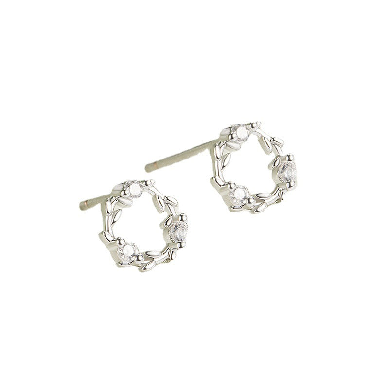 Women's Garland Ear Exquisite High-grade Sense Design Trendy Sleeping No Rings