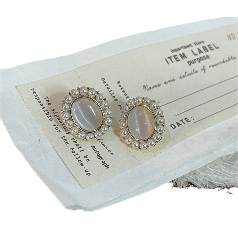 Female Niche Temperament Entry Lux High Earrings