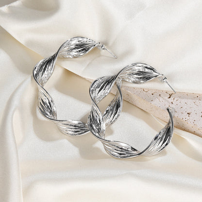 Women's Summer Metal Alloy Exaggerated Shaped Retro Earrings