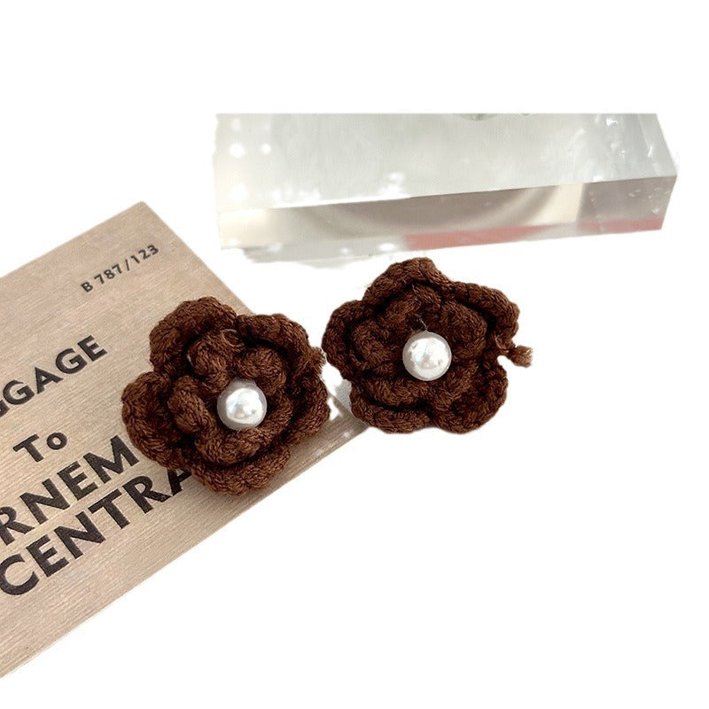 Women's Niche Plush Flower Pearl Gentle Temperament Earrings