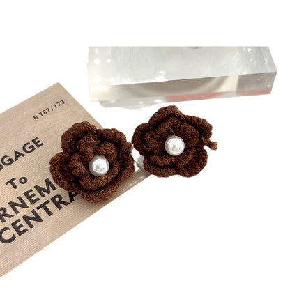 Women's Niche Plush Flower Pearl Gentle Temperament Earrings