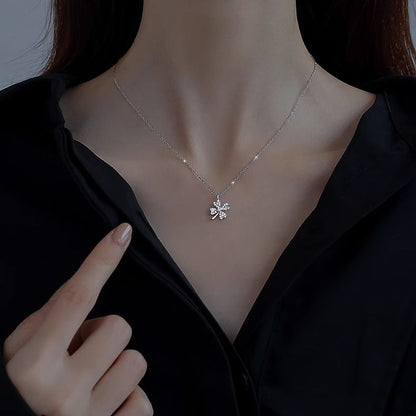 Women's Four-leaf Clover For Special Interest Light Necklaces
