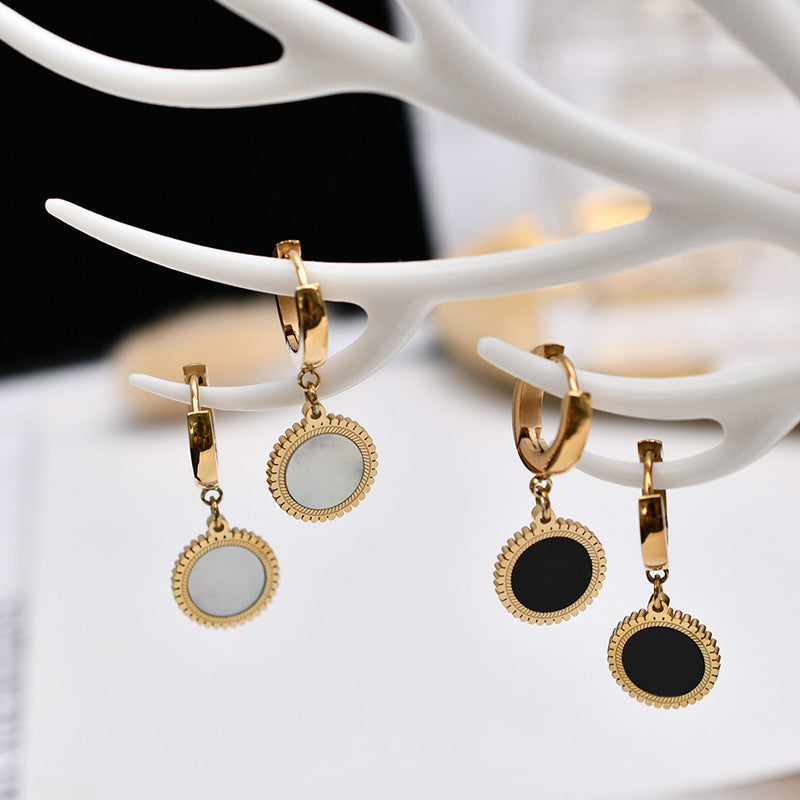 Personalized Round Black And White Shell Earrings