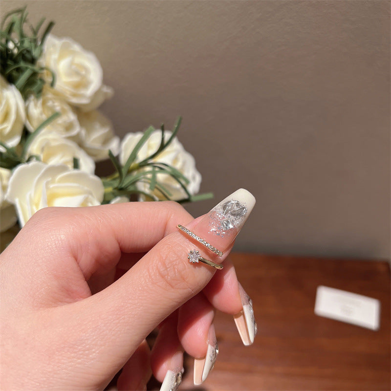 Zircon Female Niche Design Light Luxury Rings