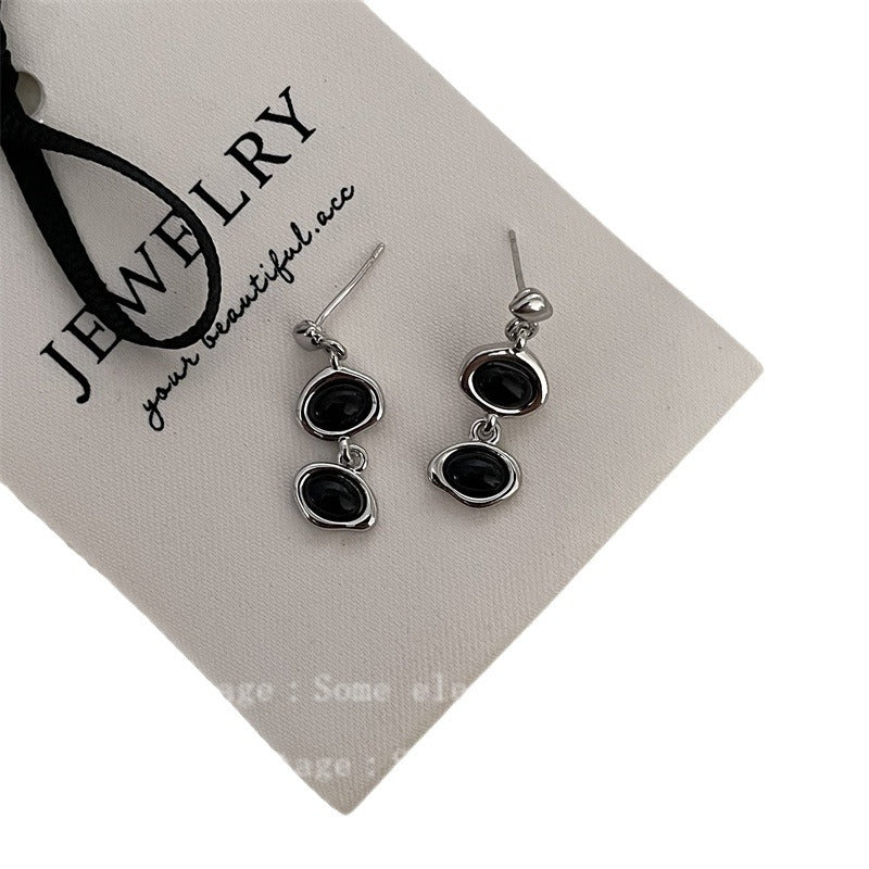 Vintage Court Black Long Niche Exaggerated Earrings