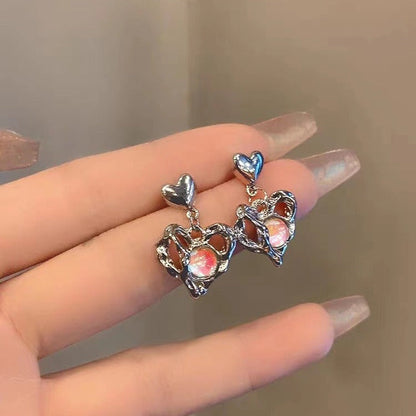 Women's Light Luxury Personality Sweet Cool Style Love Heart Earrings