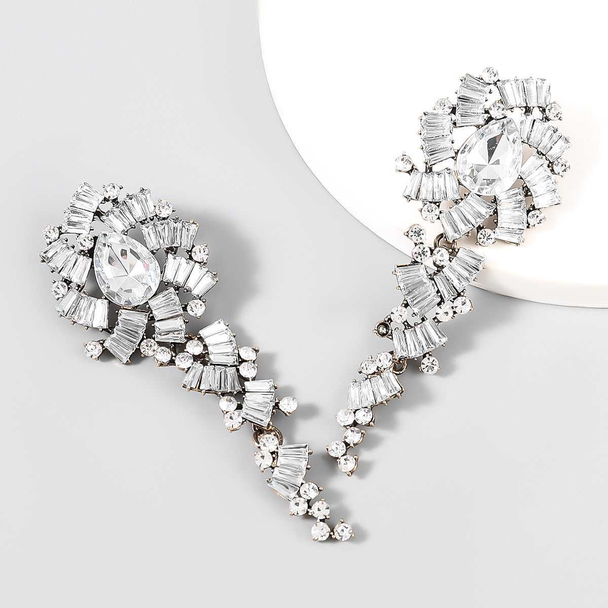 Alloy Diamond Acrylic Floral Long Eardrop Earrings