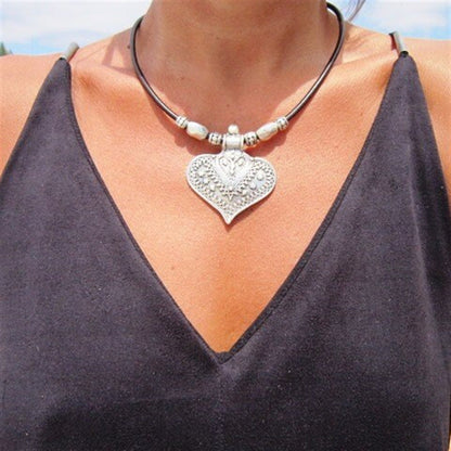 Retro Pattern Love Heart Exaggerating Pendant Female Necklaces