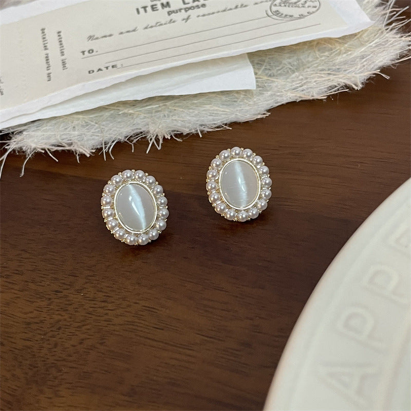 Female Niche Temperament Entry Lux High Earrings