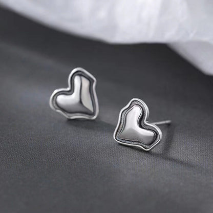 Women's Sier Needle Love Heart Design High-grade Delicate Light Earrings