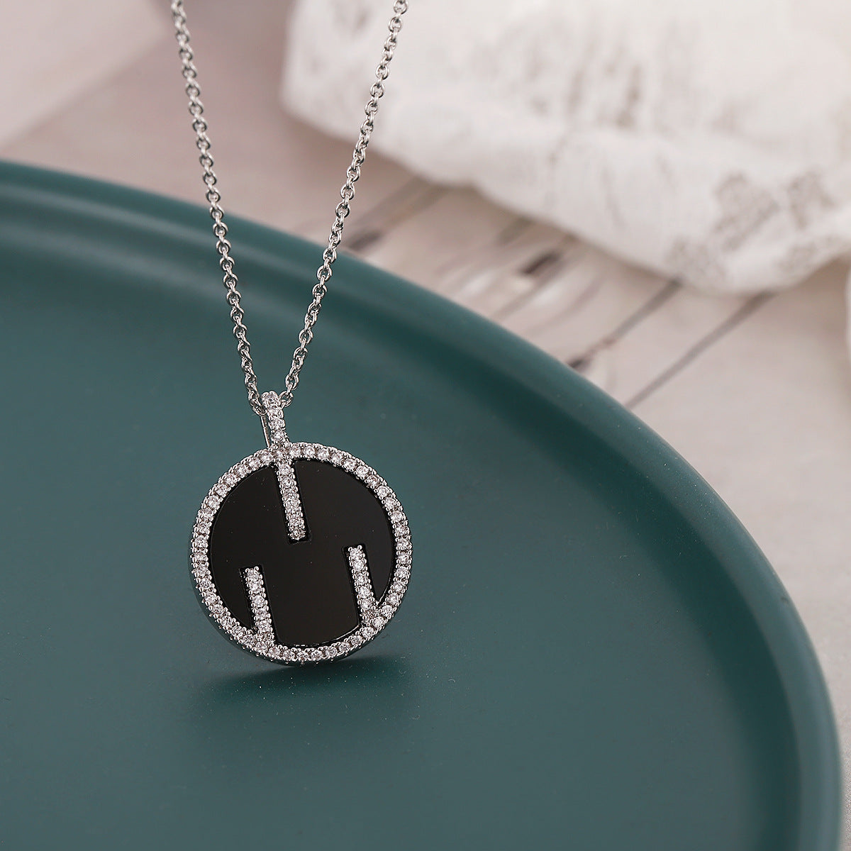 Solid Drip Smiley Female Affordable Luxury Fashion Necklaces