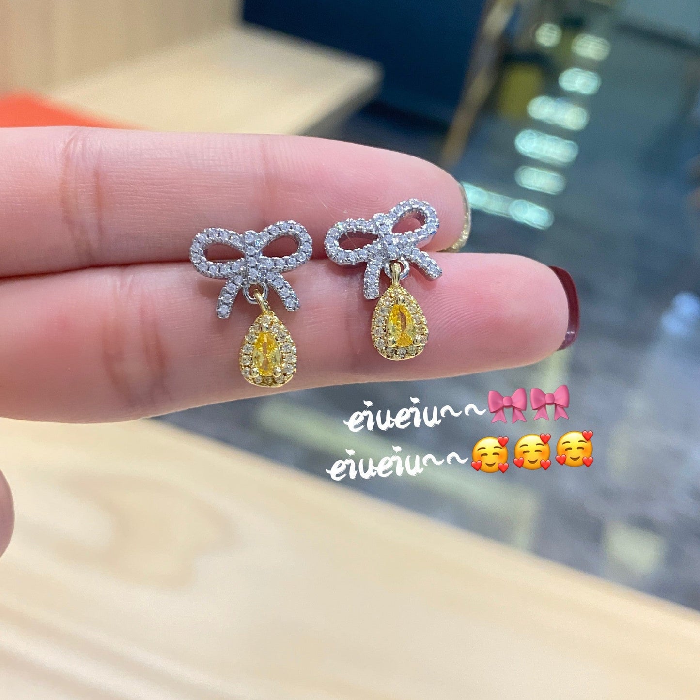Women's Bowknot Diamond Ornament Light Luxury Cold Earrings