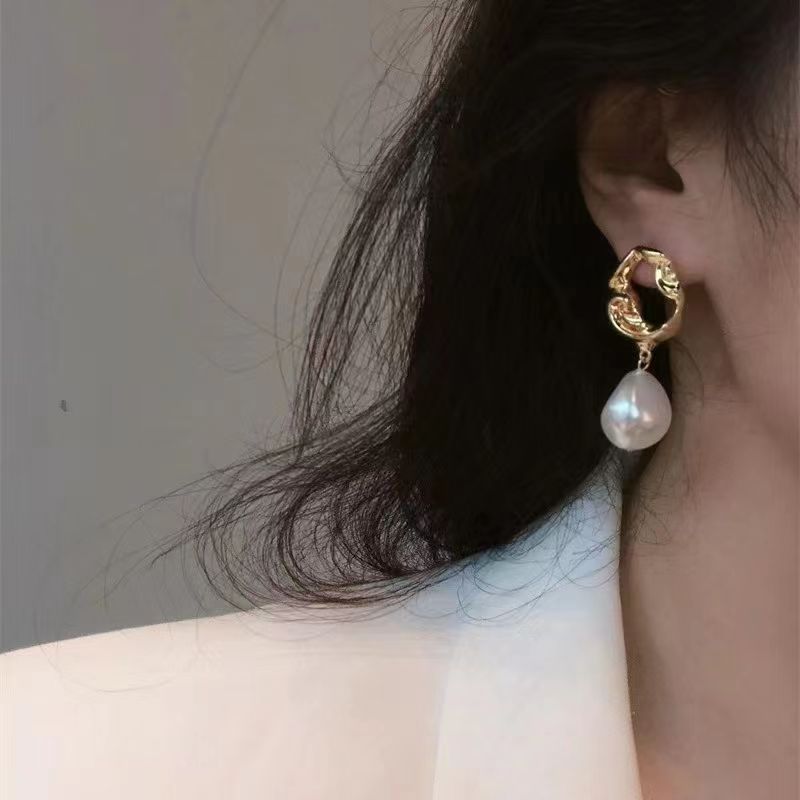 Lava Irregular Light Luxury Personality Baroque Earrings