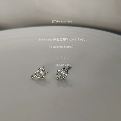 The Heart Sier Needle Inlaid Zircon Earrings