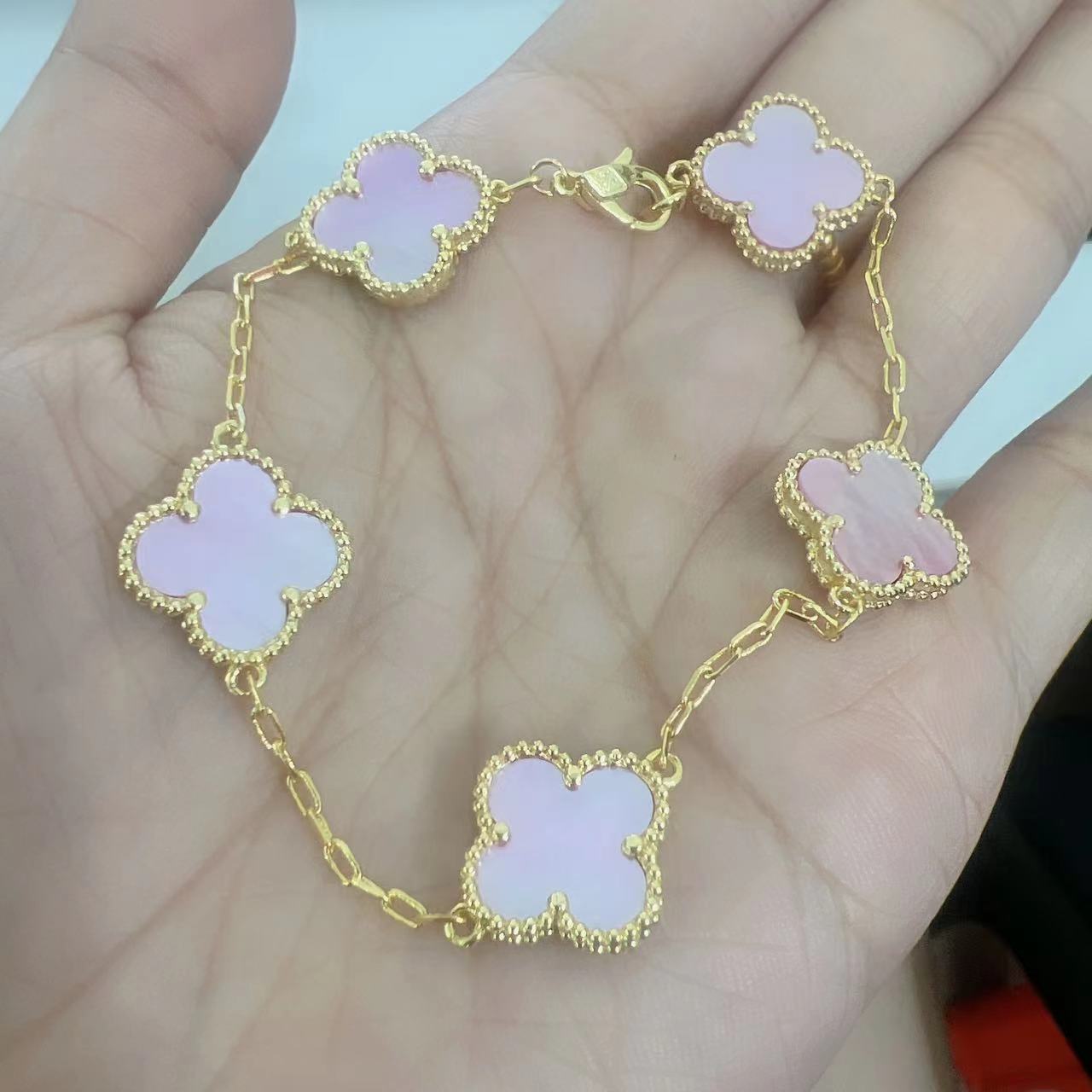 Red Agate Clover Female Pork Belly White Shell Bracelets