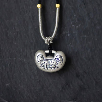 Women's Antique Pendant Of Safeness And Luck Retro Necklaces