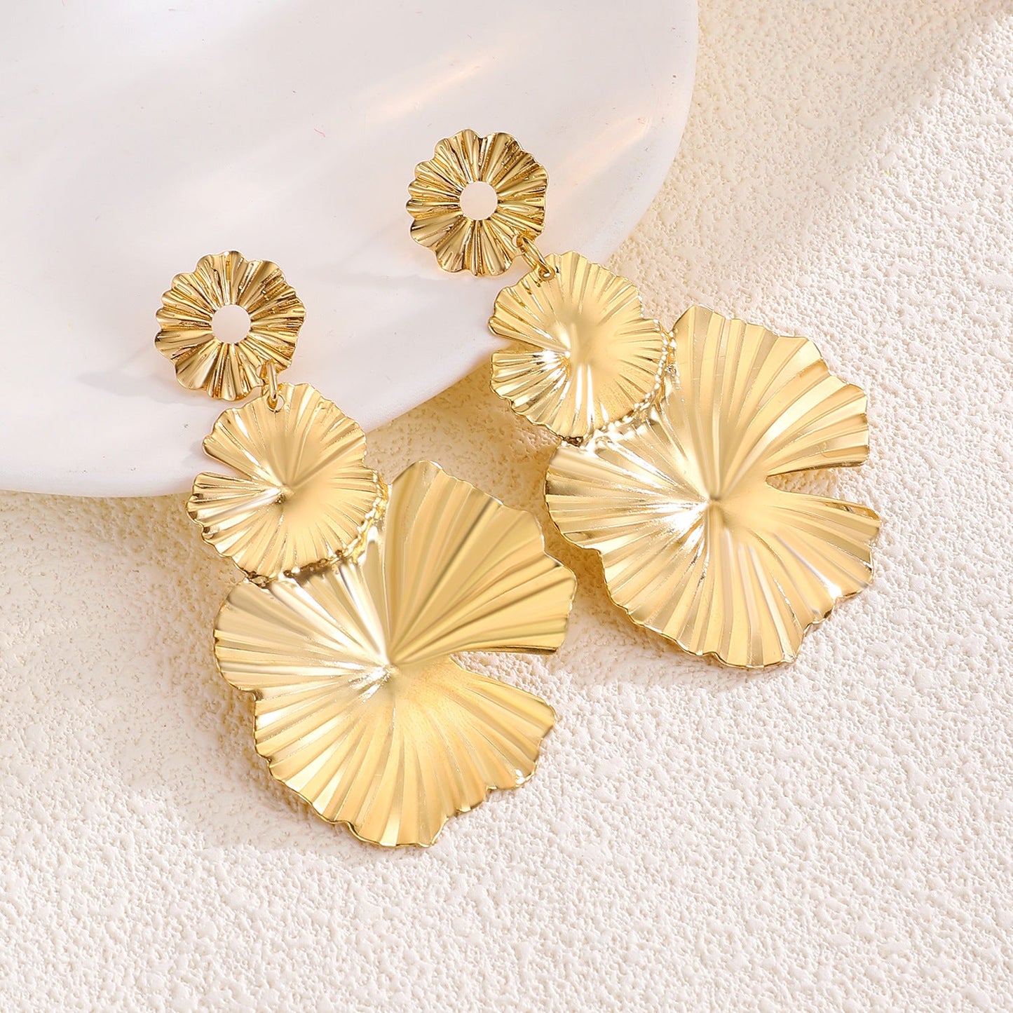 Women's Petal Dangle Personalized Matte Exaggerated Geometry Earrings