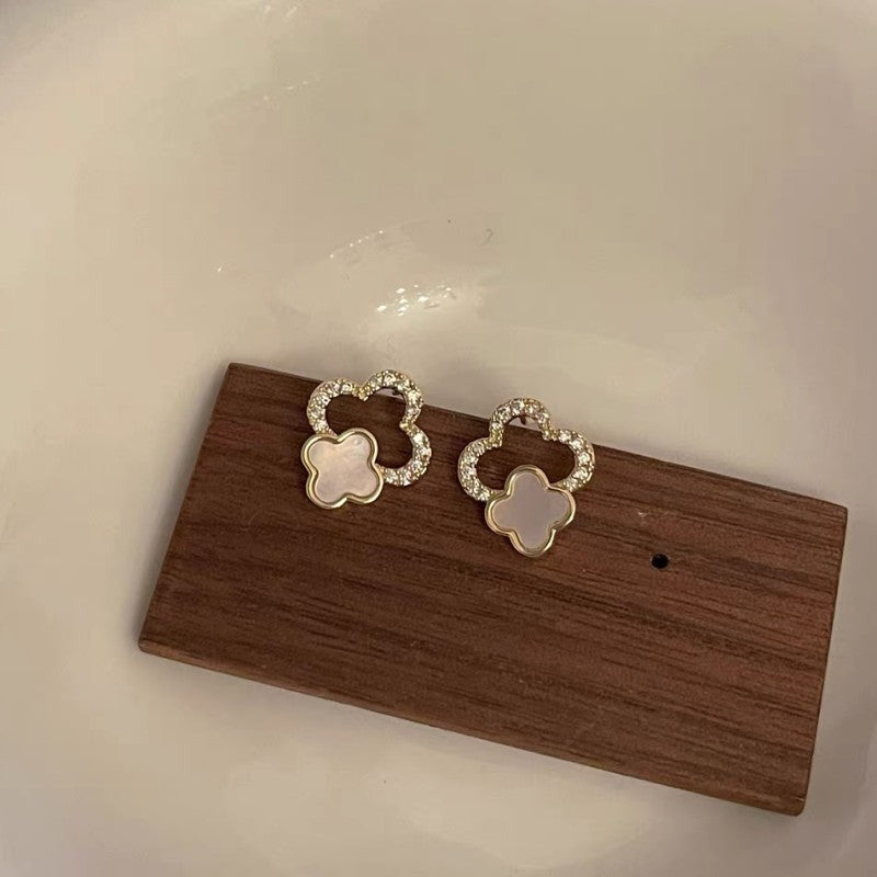 Four-leaf Flower Exquisite Niche Hollow Micro Rings