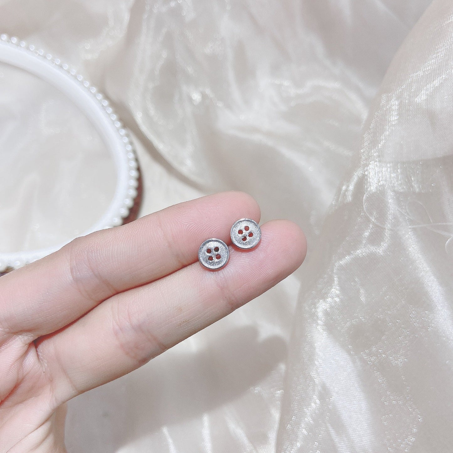 Sier Female Simple And Compact Delicate Earrings