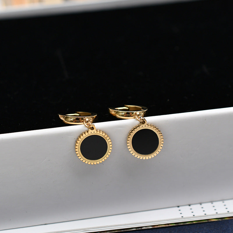 Personalized Round Black And White Shell Earrings