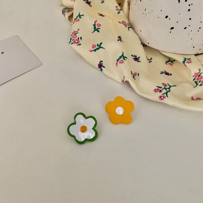 Needle Mori Style Contrast Color Flower Earrings