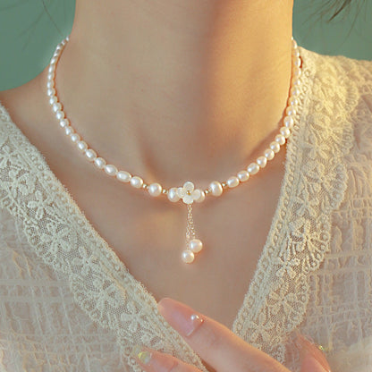 Women's Natural Freshwater Pearl Clavicle Chain Design High-grade Light Luxury Necklaces