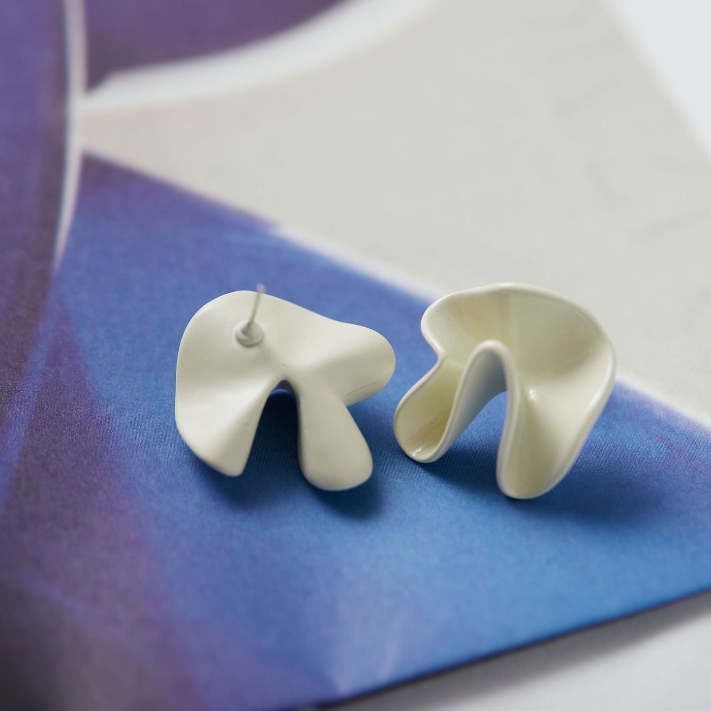 Past Niche Royal Ear Design Versatile Earrings