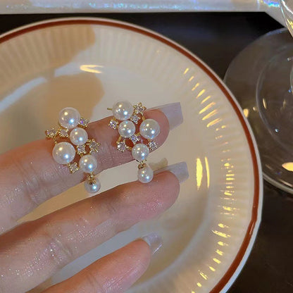 Grape Pearl French Style Retro Elegant Decoration Light Luxury Earrings