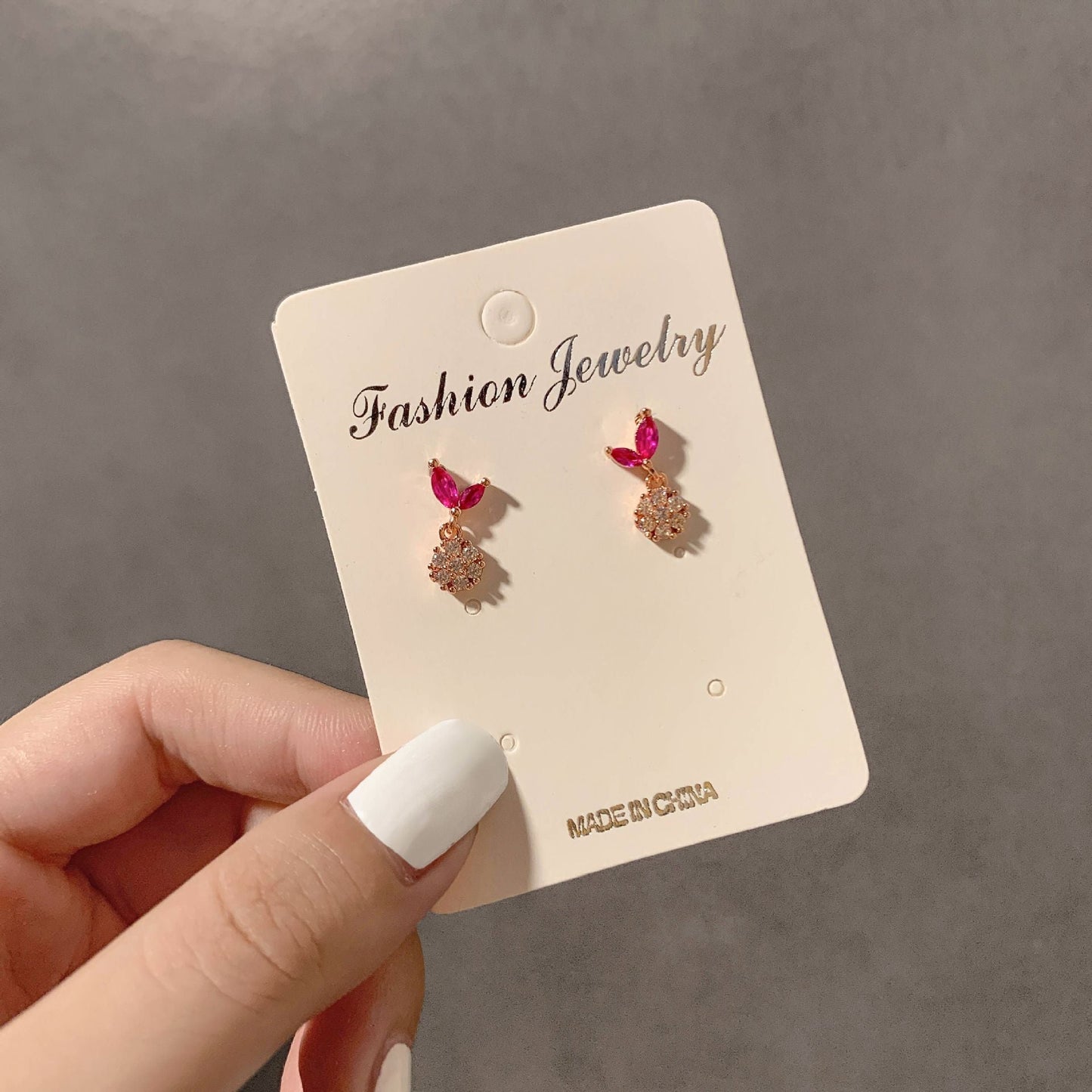 Female Simple Graceful Metal Quality Street Earrings